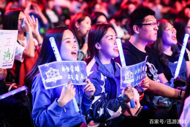 LGD Gaming 恭喜中路选手 xqw 出道两周年：坚定地走在自己的舞台上