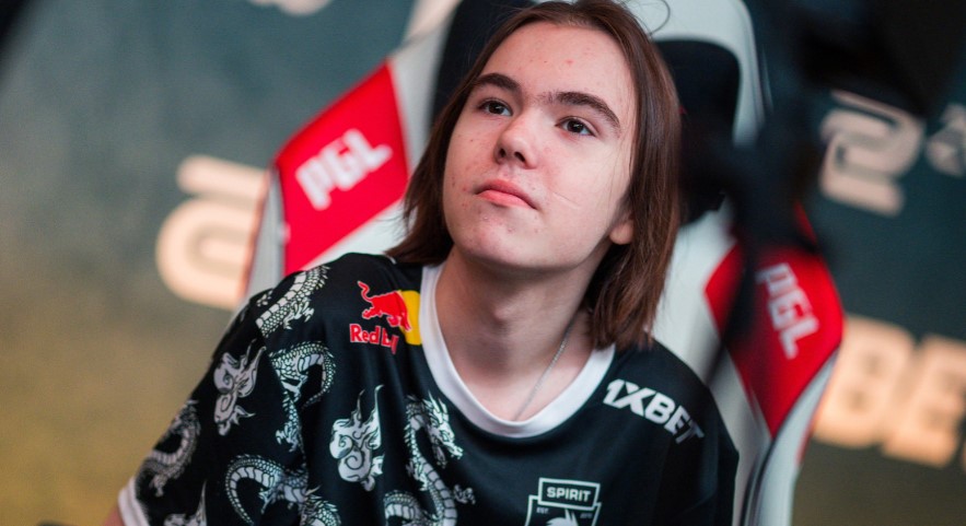 精彩！VIT在下半场连续得分，赢得了加时赛的胜利！VIT 1-0 T1