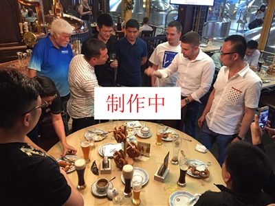 英雄服